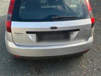 Gebraucht Ford Fiesta 67 PS (49 kW) 2004 Silber Kleinwagen