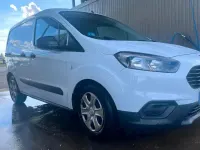 Gebraucht Ford Courier 100 PS (73 kW) 2023 Weiß Van / Kleinbus