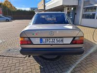 Gebraucht Mercedes E230 132 PS (97 kW) 1986 Bronze Limousine