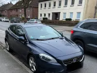 Gebraucht Volvo V40 Momentum 150 PS (110 kW) 2015 Blau Limousine