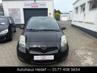 Gebraucht Toyota Yaris 69 PS (50 kW) 2011 Schwarz Kleinwagen