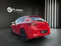 Używany Opel Astra 194 KM (142 kW) 2014 Czerwony Sedan/Limuzyna