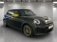 Gebraucht Mini Cooper SE 135 kW (184 PS) 2022 Schwarz Kleinwagen