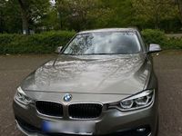 gebraucht BMW 330e Sportlenkrad mit Alcantara-Carbon