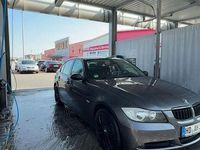 Gebraucht BMW 318 143 PS (105 kW) 2007 Grau Limousine