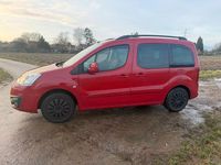 Gebraucht Peugeot Partner Tepee Allure 110 PS (80 kW) 2017 Rot Van / Kleinbus