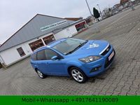 Gebraucht Ford Focus Style 101 PS (74 kW) 2010 Blau Kombi