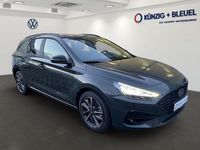 Gebraucht Hyundai i30 Advantage 101 PS (74 kW) 2025 Cypress green / mic Kombi