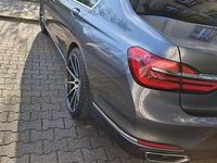 Gebraucht BMW 730 265 PS (194 kW) 2016 Grau Limousine