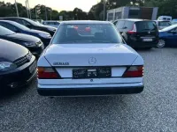 Gebraucht Mercedes 200 75 PS (55 kW) 1990 Weiß Limousine