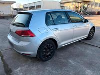 Gebraucht VW Golf VII 86 PS (63 kW) 2013 Weiß Limousine