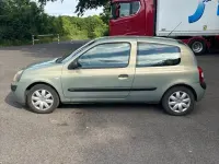 Gebraucht Renault Clio II 75 PS (55 kW) 2002 Kleinwagen