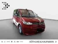 Gebraucht VW Multivan Life 150 PS (110 kW) 2023 Fortanarot metallic Van / Kleinbus