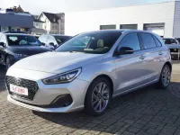 Gebraucht Hyundai i30 Passion Plus 140 PS (102 kW) 2019 Silber Limousine