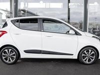 Gebraucht Hyundai i10 Passion 87 PS (63 kW) 2016 Weiß Kleinwagen