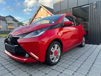 Gebraucht Toyota Aygo X-wave 69 PS (50 kW) 2015 Rot Kleinwagen