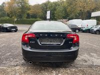 Gebraucht Volvo S60 Business Edition 163 PS (119 kW) 2015 Schwarz Limousine