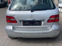 Gebraucht Mercedes B200 140 PS (102 kW) 2006 Silber Van / Kleinbus