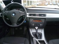 Gebraucht BMW 320 Advantage 150 PS (110 kW) 2007 Blau metallic Limousine