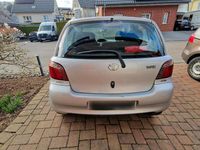 Gebraucht Toyota Yaris 75 PS (55 kW) 2002 Grau Kleinwagen