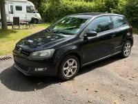 Käytetty VW Polo 70 HP (51 kW) 2011 Musta Viistoperä