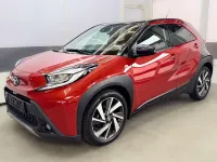 Gebraucht Toyota Aygo X X-plore 72 PS (52 kW) 2022 Rot dach schwarz SUV