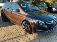 Gebraucht Mercedes B200 AMG line 136 PS (100 kW) 2015 Braun Van / Kleinbus