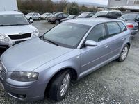 Gebraucht Audi A3 Attraction 116 PS (85 kW) 2005 Silberblü Kleinwagen