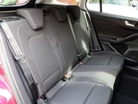 Neu Ford Focus Titanium 155 PS (114 kW) 2025 Rot Kombi