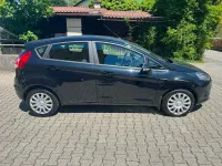 Gebraucht Ford Fiesta Ambiente 60 PS (44 kW) 2014 Schwarz Kleinwagen