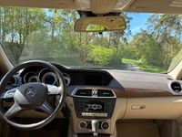 Gebraucht Mercedes C200 Elegance 185 PS (136 kW) 2011 Beige Limousine