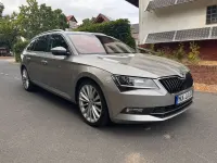 Gebraucht Skoda Superb LAURIN & KLEMENT 190 PS (139 kW) 2017 Beige Kombi