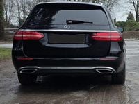 Gebraucht Mercedes E220 194 PS (142 kW) 2019 Schwarz Limousine