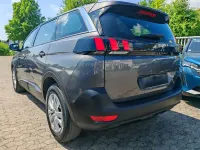 Gebraucht Peugeot 5008 131 PS (96 kW) 2023 Grau SUV