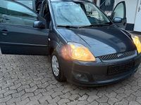 Gebraucht Ford Fiesta Style 88 PS (64 kW) 2008 Grau Kleinwagen
