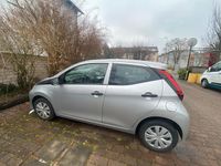 Gebraucht Toyota Aygo 72 PS (52 kW) 2018 Grau Kleinwagen