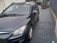 Gebraucht Hyundai i30 90 PS (66 kW) 2011 Schwarz Kleinwagen