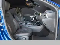 Gebraucht Mercedes CLA200 163 PS (119 kW) 2026 Blau Coupé