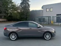 Second-hand Lada Vesta 106 CP (77 kW) 2017 Andere farben Berlinǎ