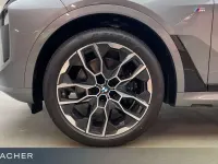 Neu BMW X7 Performance 352 PS (258 kW) 2026 Skyscraper grau metallic SUV