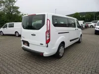 Gebraucht Ford Tourneo 131 PS (96 kW) 2019 Frostweiß Kombi