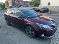 Gebraucht Toyota Avensis Life 150 PS (110 kW) 2014 Rot Kombi