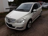 Gebraucht Mercedes B200 136 PS (100 kW) 2011 Weiß Van / Kleinbus