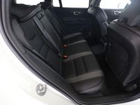Gebraucht Volvo V60 Plus 253 PS (186 kW) 2025 Crystal white pearl Kombi