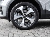 Gebraucht Volvo XC40 Plus 163 PS (119 kW) 2023 Vapour grey / metallic SUV
