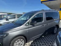 Gebraucht Ford Tourneo Titanium 114 PS (83 kW) 2024 Grau Kombi