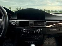 Gebraucht BMW 320 184 PS (135 kW) 2010 Grau Coupé