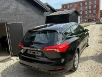 Gebraucht Ford Focus Titanium 120 PS (88 kW) 2020 Schwarz Limousine
