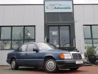 Gebraucht Mercedes E200 136 PS (100 kW) 1991 Blau Limousine