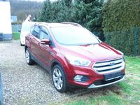 Gebraucht Ford Kuga Titanium 179 PS (131 kW) 2017 Rot SUV